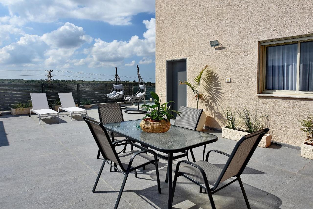 הסויטות של פולי Manot Exterior photo